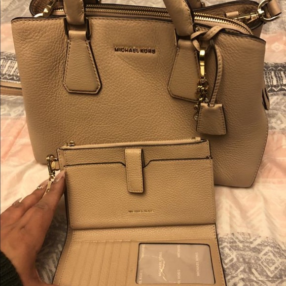 Michael kors set - Picture 3 of 3